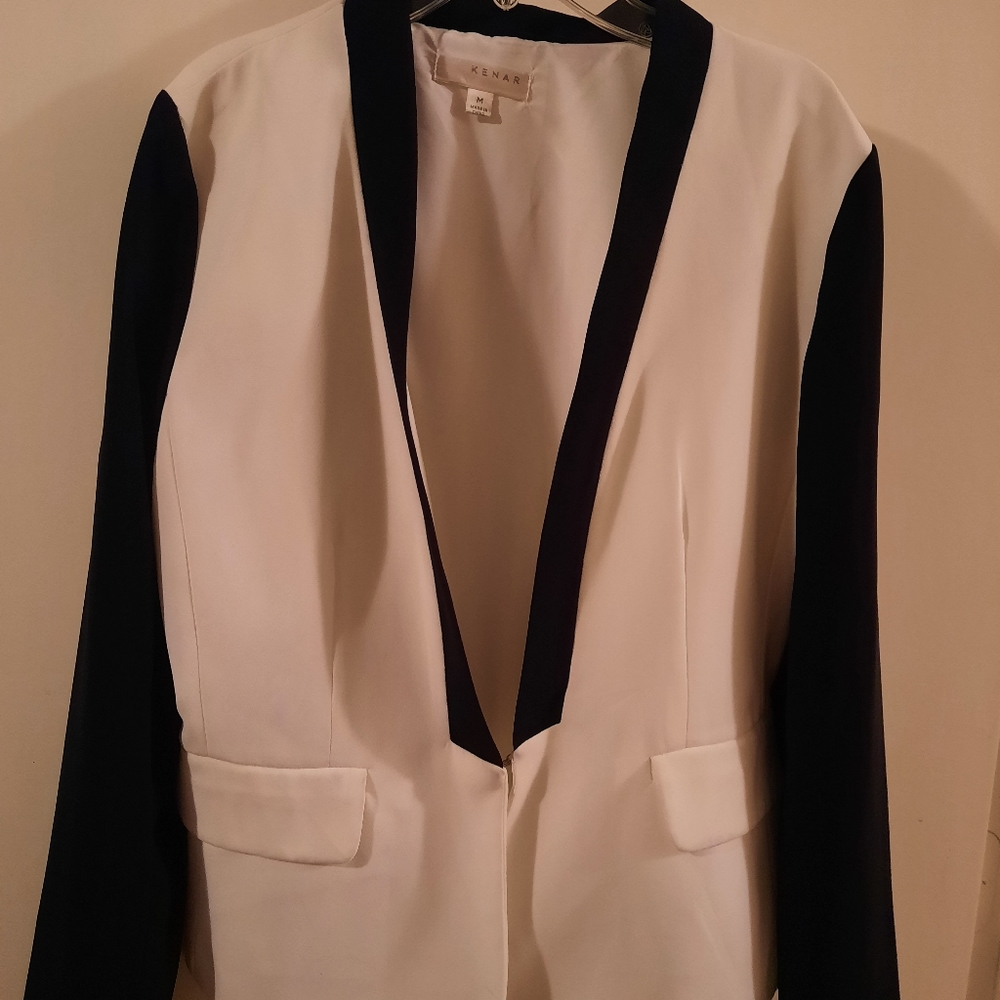 Beige/black trim blazer